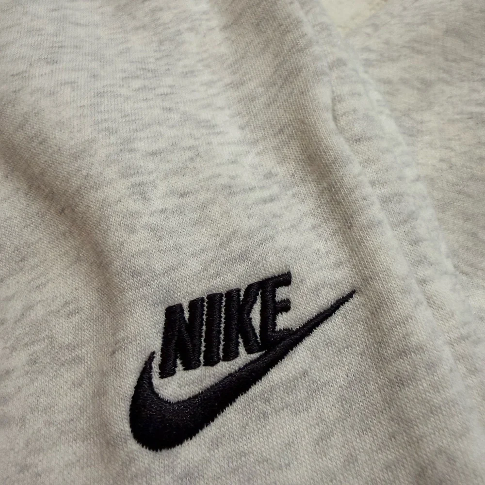 NWT Nike Women’s Sportswear Club Fleece Mid-Rise Oversized Sweatpants - Picture 6 of 8